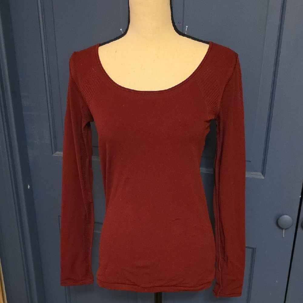 5/$40 Lululemon Maroon Deep Red Long Sleeve Top With Mesh Inlay Size 6